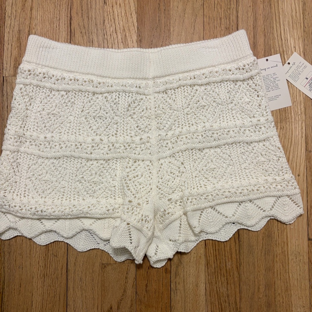 a new day Women's Cream Knit High Waist Shorts